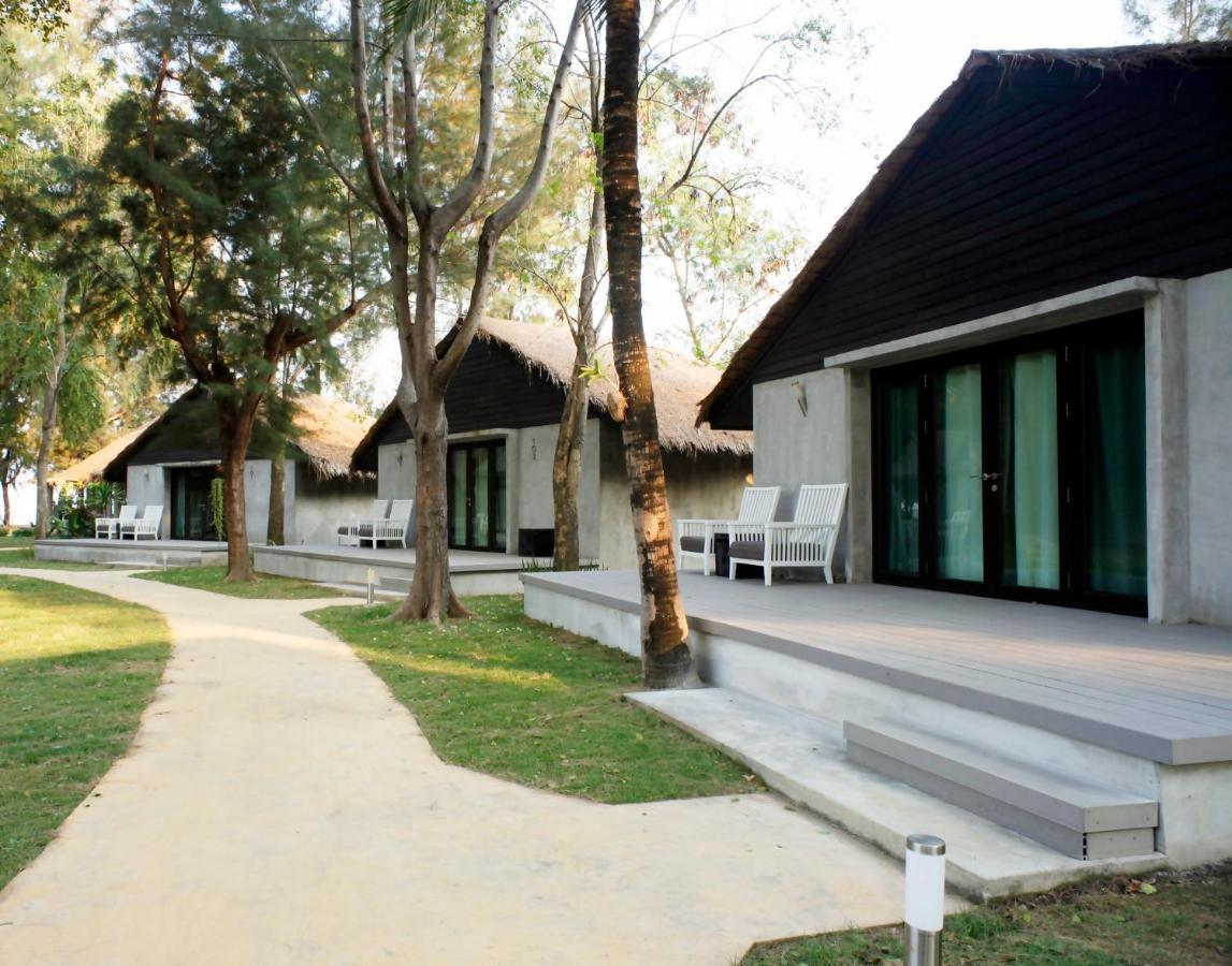 Casuarina Resort Cha-Am Exterior photo